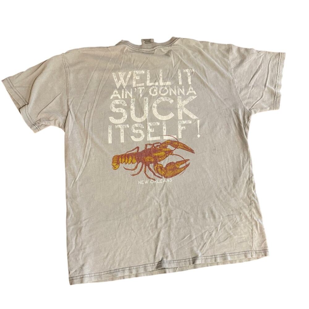 New Orleans NOLA Crawfish Suck Itself Grey Graphic Print Tourist Tee